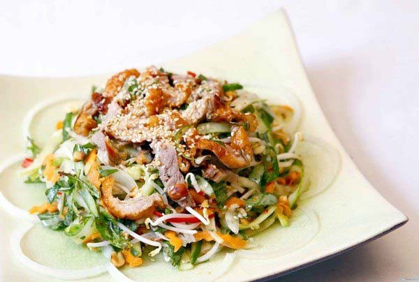Chế biến món nộm vịt thập cẩm Chế biến món nộm vịt thập cẩm