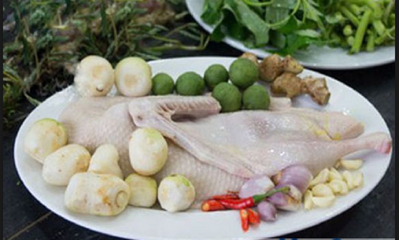 Nguyên liệu làm món vịt om sấu